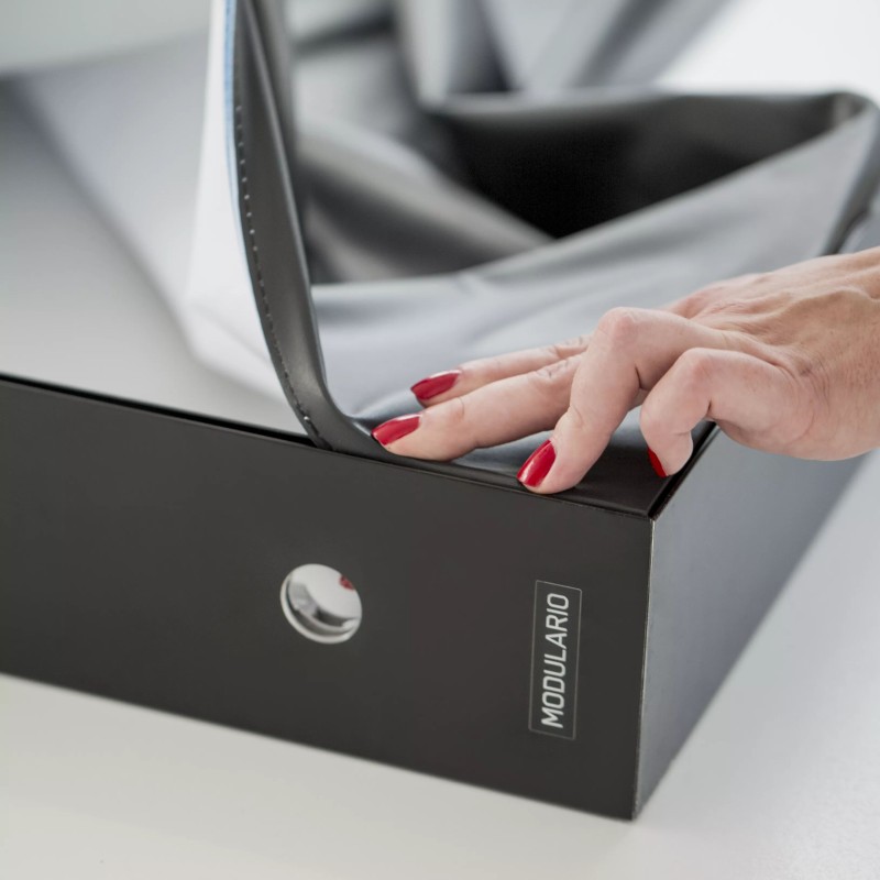 Tessuto Blockout Nero senza stampa, lato nero – Bordo in silicone (Klemp) - Stampe su tessuti tessili Tessuto Blockout Nero senza stampa, lato nero – Bordo in silicone (Klemp) - Stampe su tessuti tessili